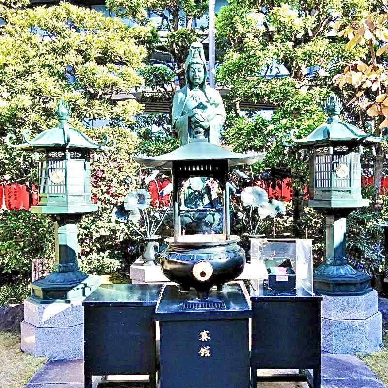 豊川稲荷東京別院の子宝ご利益スポット「子宝観世音菩薩」