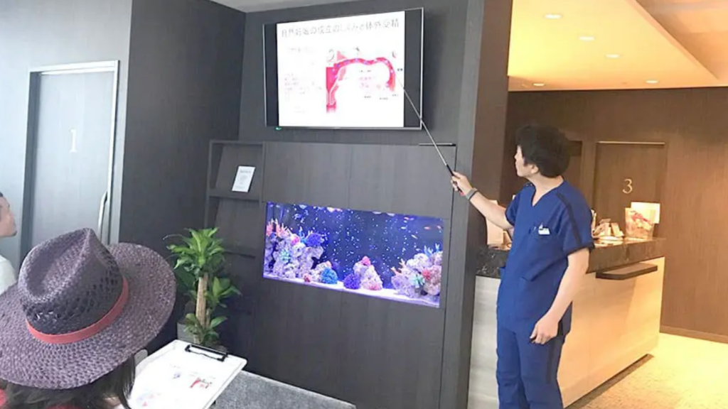 三軒茶屋ARTレディースクリニック坂口院長の説明会の様子