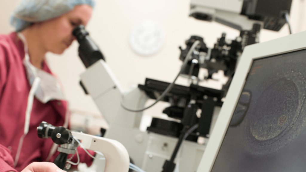 「卵子凍結（未受精卵凍結）」と「受精卵凍結」の２つの違い